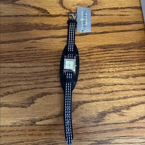 ✅SALE $18✅ Tokyo Bay Black and White Watch